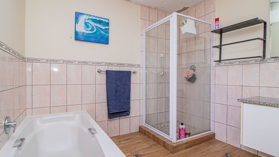 4 Bedroom Property for Sale in Sandbaai Western Cape